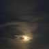 Mond hinter Wolken