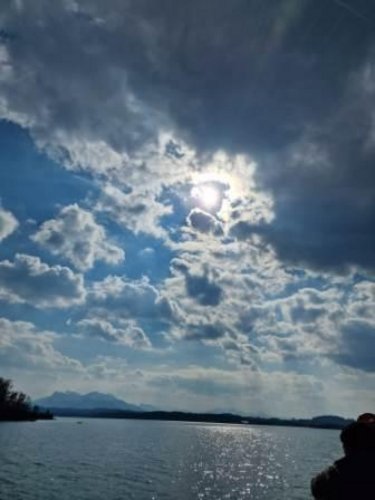 Leuchtende Wolken