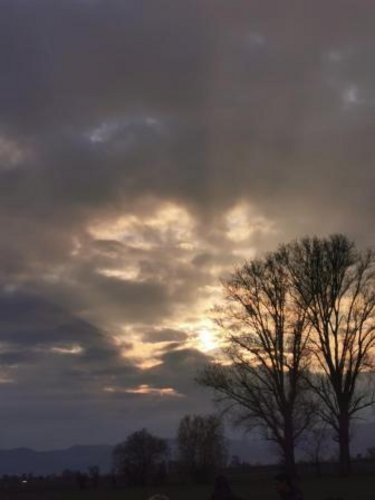 Sonne hinter Wolken