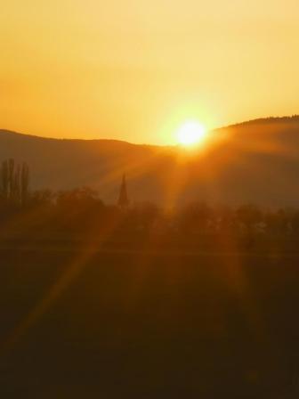 Sonne hinter Bergen
