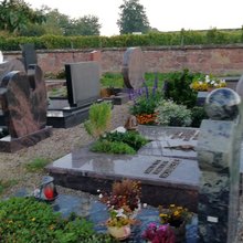 Gräber auf dem Friedhof